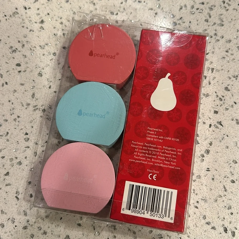 Pearhead Holiday Photo Stands